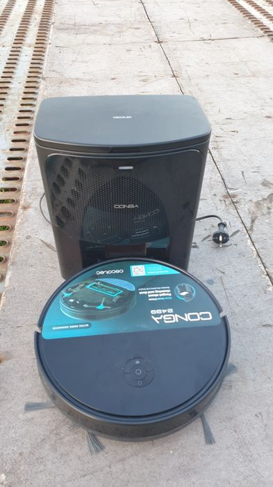 Robot sprzątający odkurzacz conga 2499