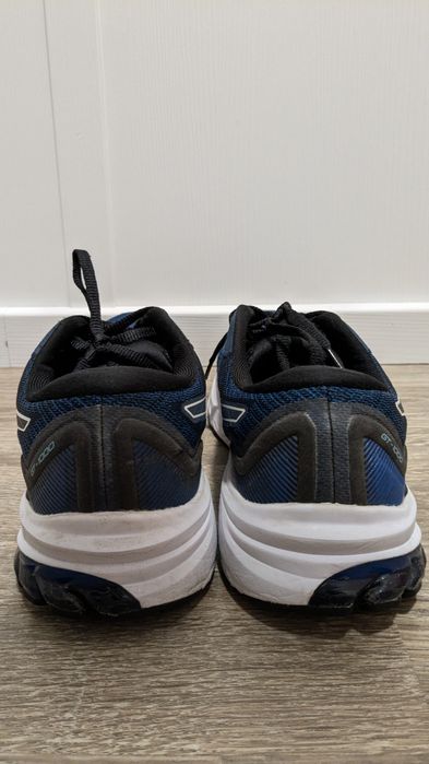 Спортивные оригинальные кроссовки asics gel gt-1000 11, 40.5