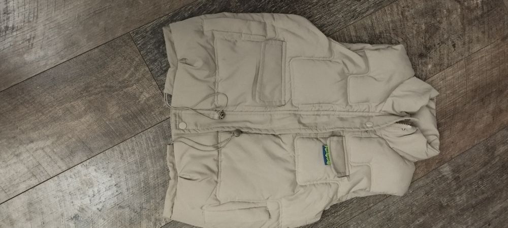 Продам жилетку в хорошем качестве