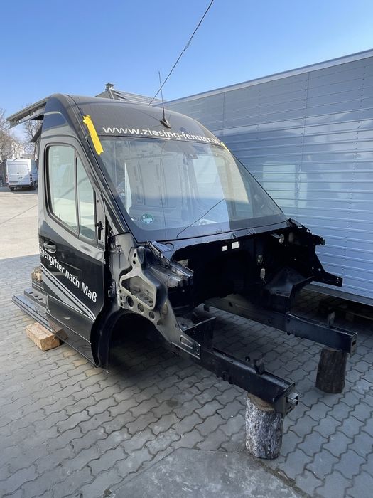 Четверть кузов Mercedes Sprinter W907 чорний колір
