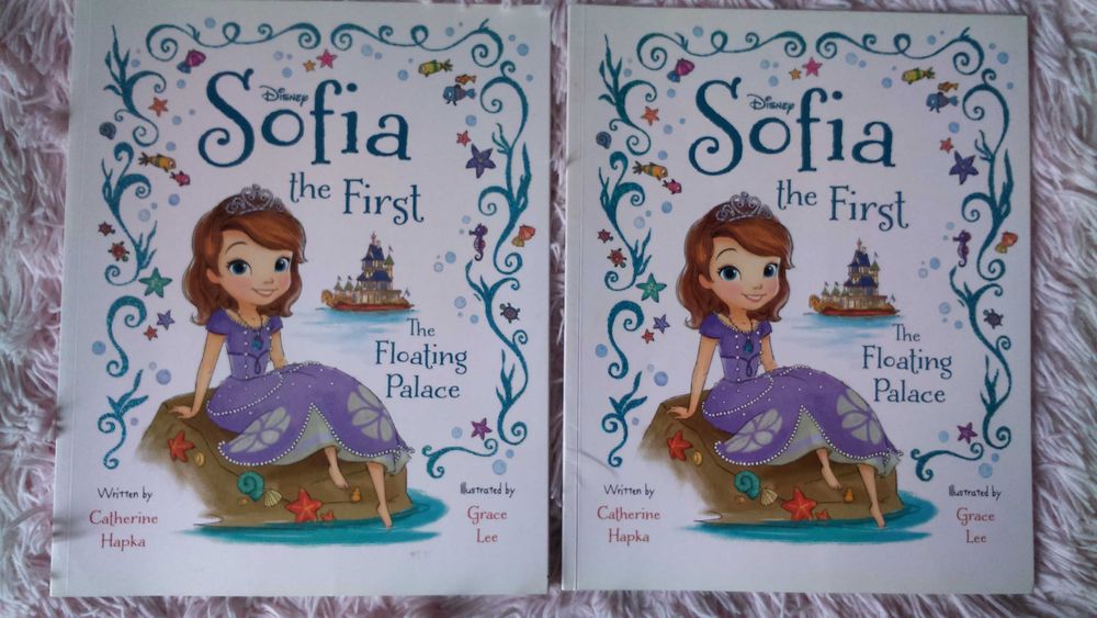 Дитяча книга англійською  про принцесу Софію  "Sofia the First "