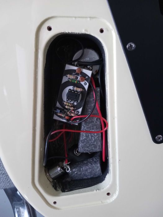 Gitara elektryczna Kramer Vintage White Zamiana