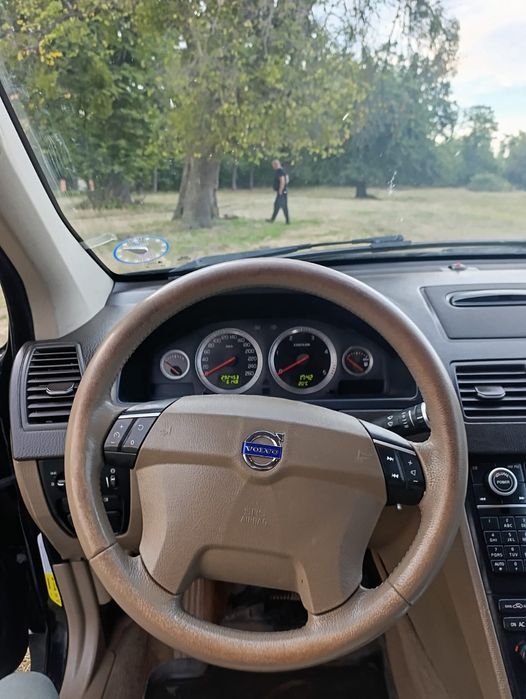 Volvo ХС90 для військових