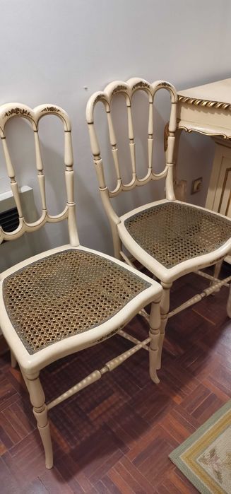 Conjunto de 7 peças de mobiliário antigo