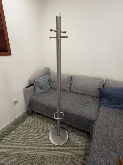 Cabide de pé metalico aço escovado
