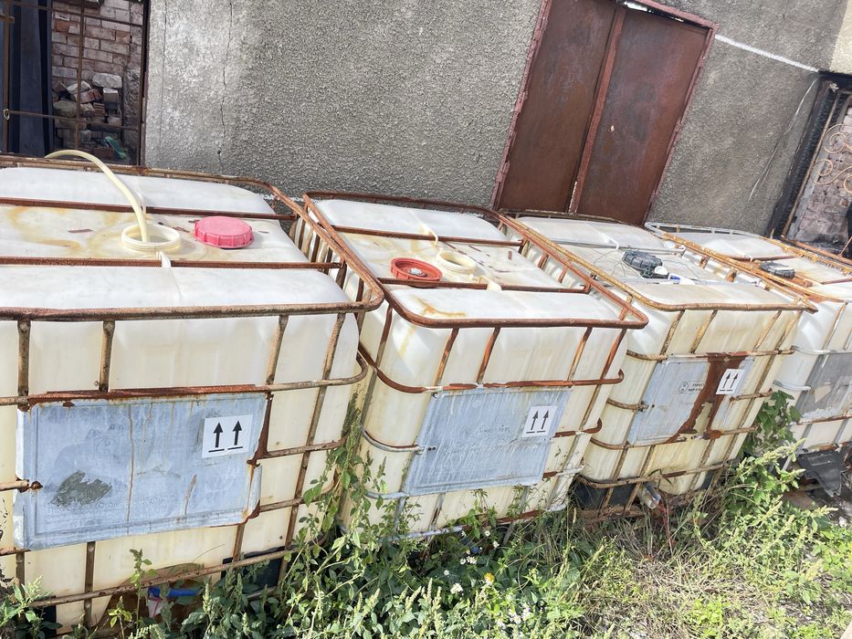 Єврокуб б/у в металевій решітці