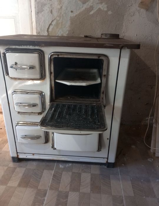 Піч на дровах з духовкою