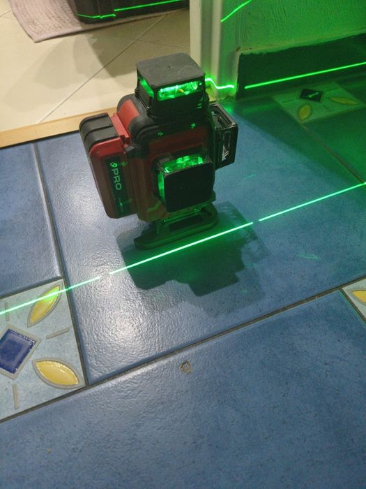 Laser krzyżowy Pro AQ4DG