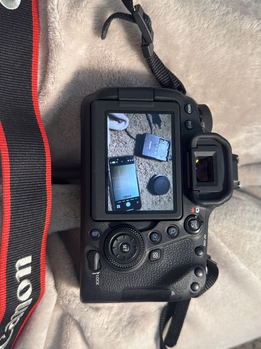 Продам Canon 6D mark ll +обьектив ef 50 mm f/1.8 stm