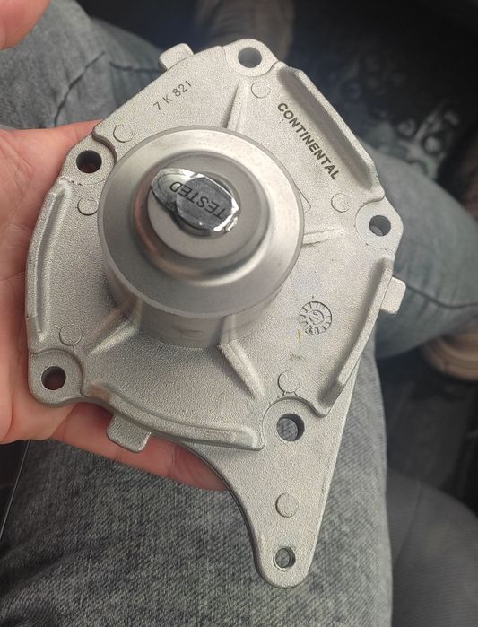 Насос системи охолодження Renault Megane III