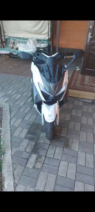 Електромаксіскутер двумісний. Надійний та спортивно гарний.