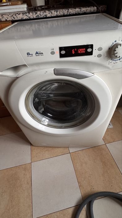 Máquina de lavar roupa CANDY de 8 kg