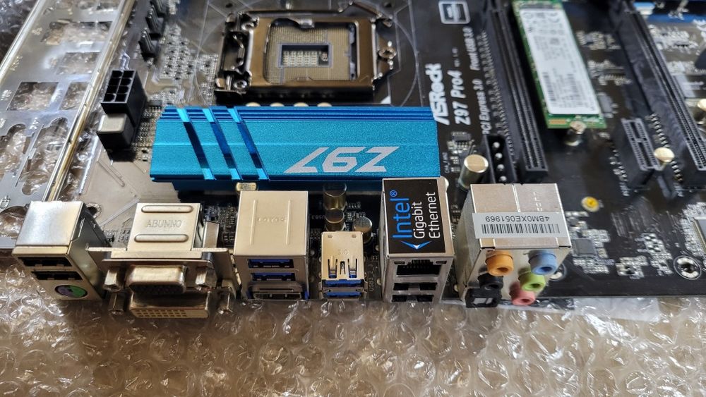 Топ редкая плата s1150 + SSD m2 256GB ASRock Z97 Pro4 DDR3 4 SLOTS