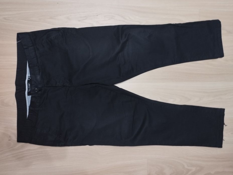 Czarne spodnie męskie materiałowe Livergy