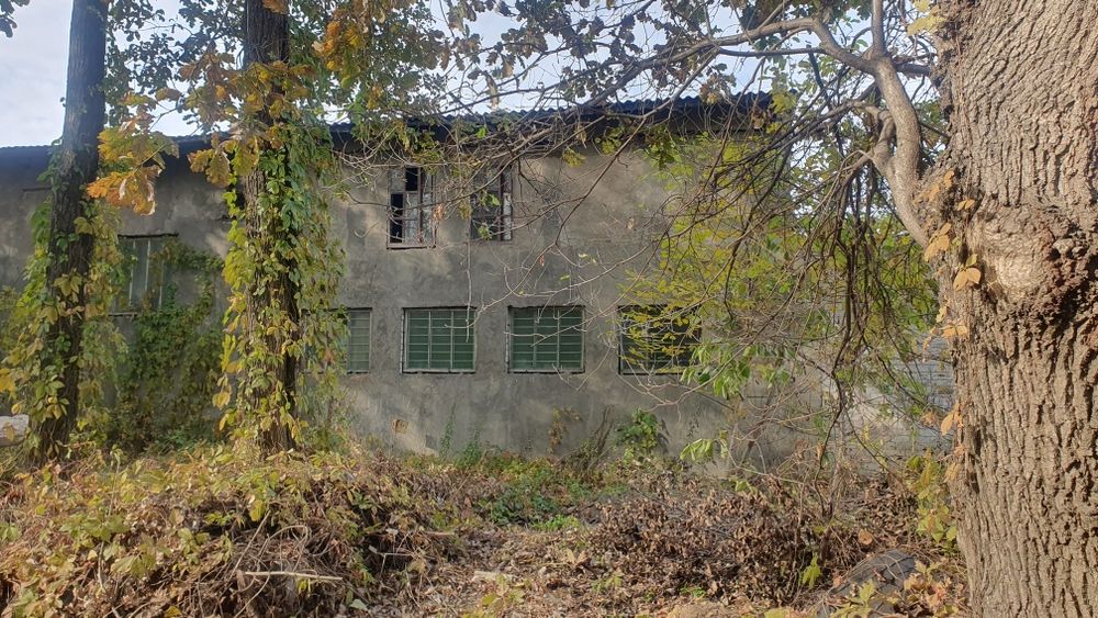 Продам приміщення під комерцію