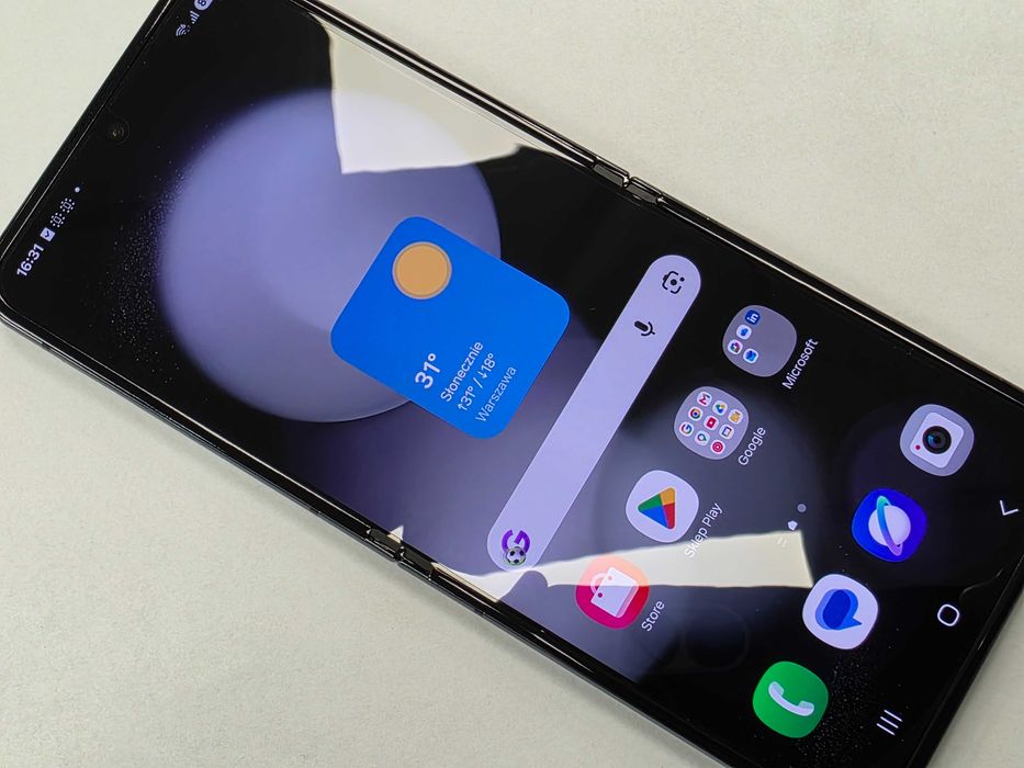 Samsung Galaxy Z Flip5 Dual SIM (SIM + eSIM)/ 8GB/ 512GB/ Graphite/ Grade B+ / + ładowarka/ GW 6 MSC