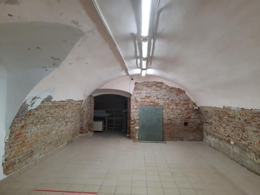 Оренда приміщення 145 м2 в районі Універмагу