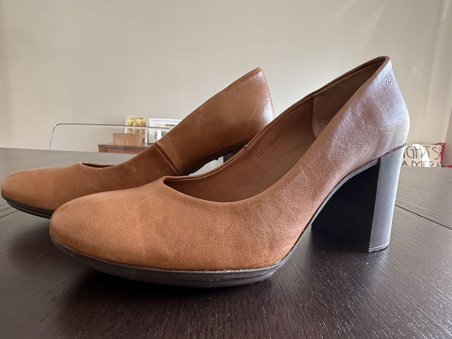Sapatos de pele DYSF 38