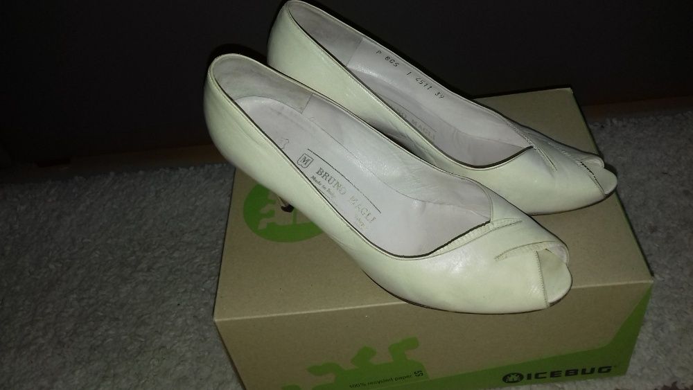 Buty- czółenka skórzane sprzedam.