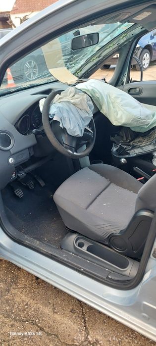 Para peças mitsubishi Colt 1.5 diesel ano11/2004 boa mecânica