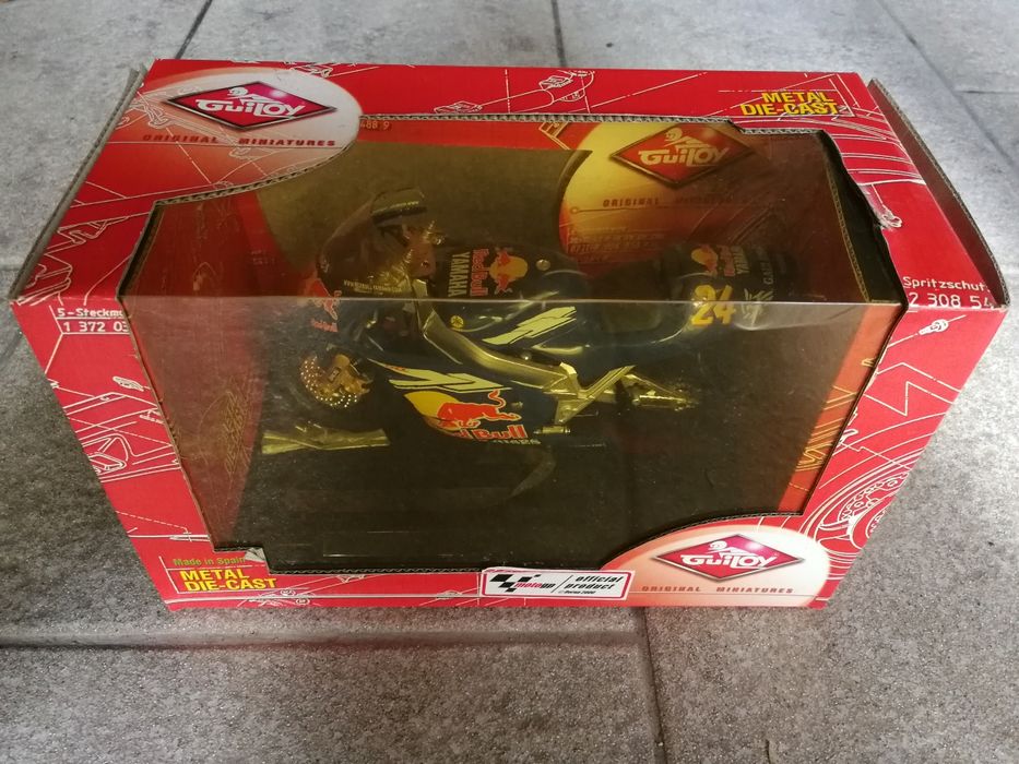 Carros e motos de exposição originais