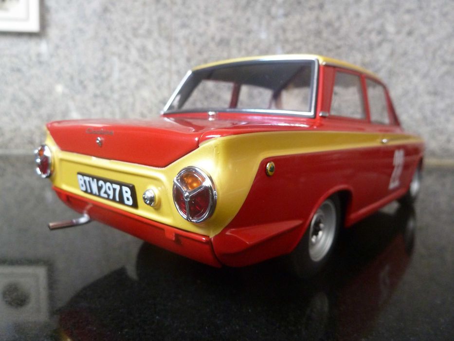 1:18 AutoArt, Lotus Cortina MK I, Winner 1964 Budapest, Minichamps