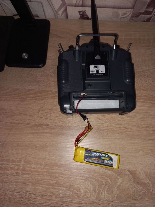 Продам аппаратуру управления самолётом на радиоуправлении