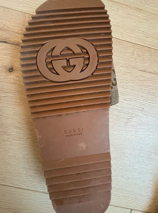 Klapki na platformie Gucci
