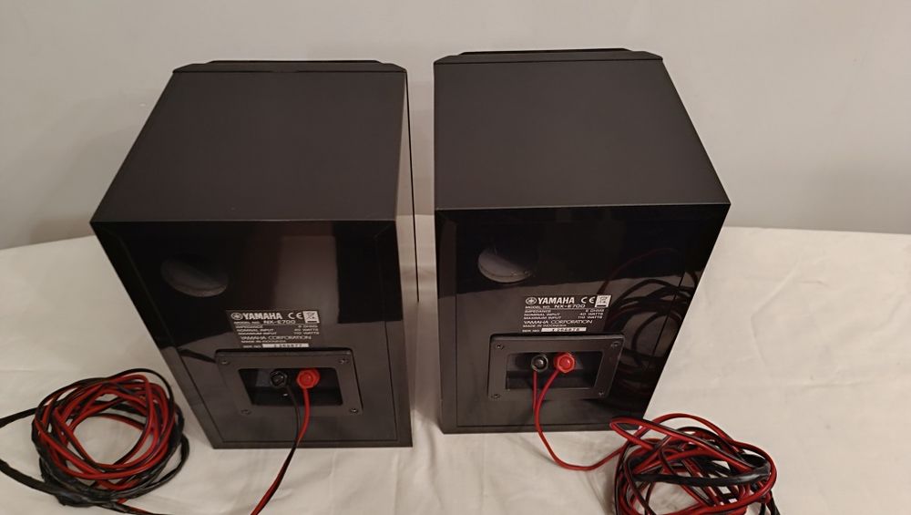 Colunas de som Yamaha