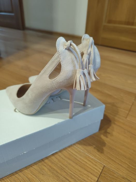 Buty wizytowe 37 delikatny róż z aksamitu (nie są ze skóry)