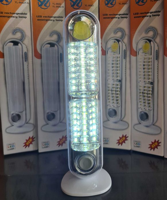 Світлодіодна акумуляторна LED-лампа. Зарядки висточає на 5 годин