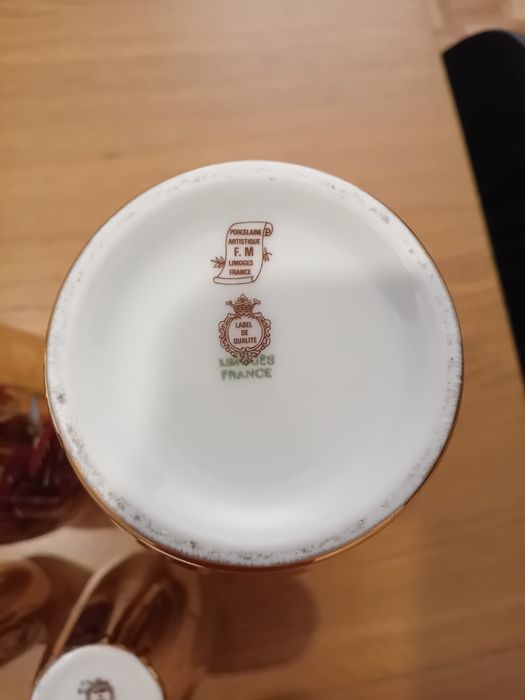 Vendo conjunto de quatro peças decoração Limoges