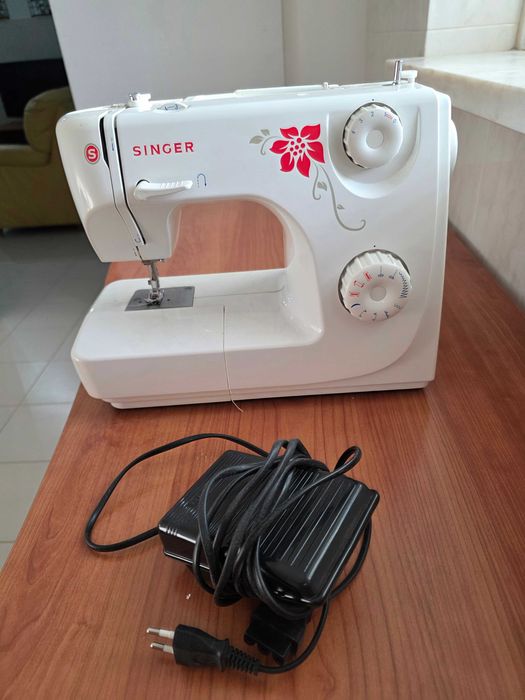 Máquina de Costura Portátil