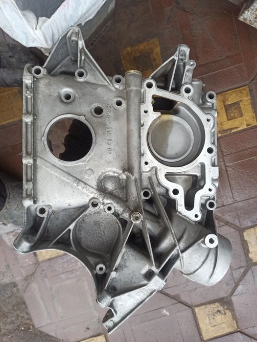 Передняя крышка Мерседес