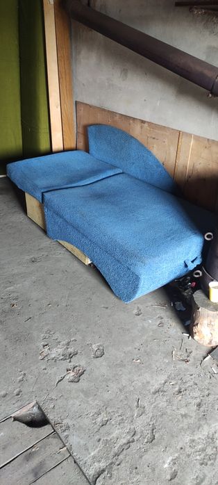 Кровать железная,диван, матрас, перина