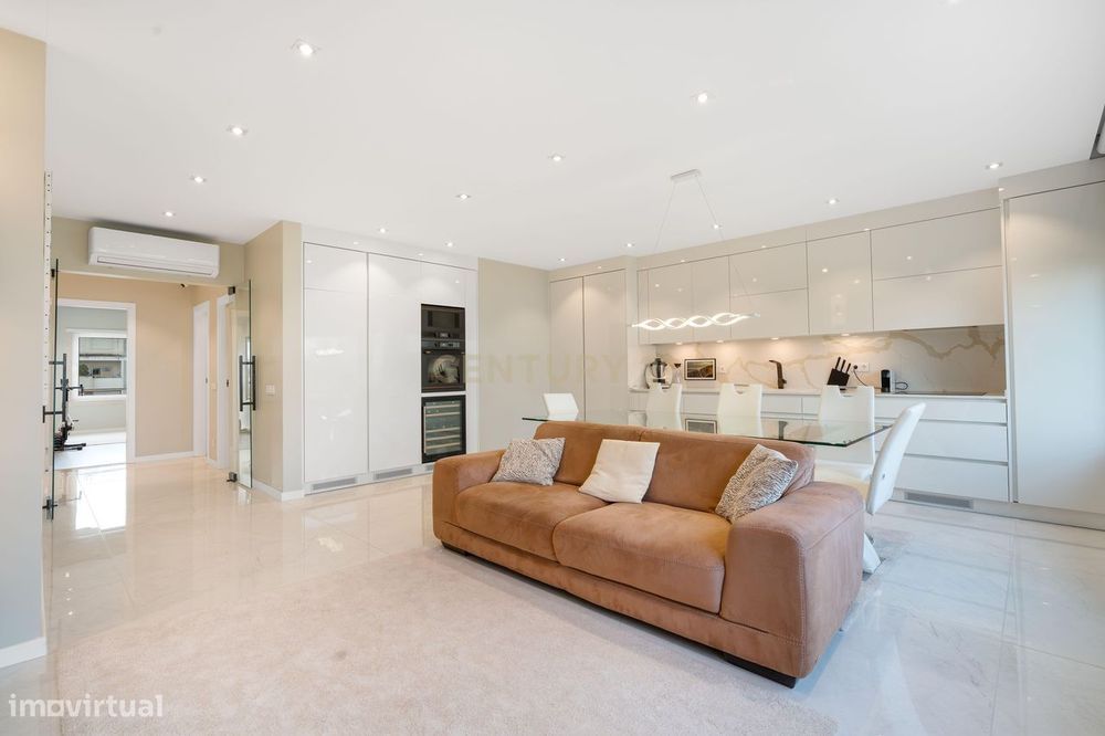 Exclusivo Apartamento T4 com Renovação de Charme  | Alameda dos Oceano