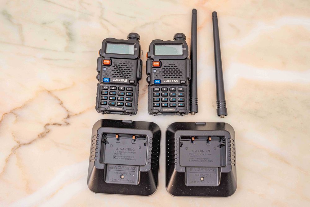 2 Walkie-talkie Baofeng UV5R 5 watts! Novo na caixa