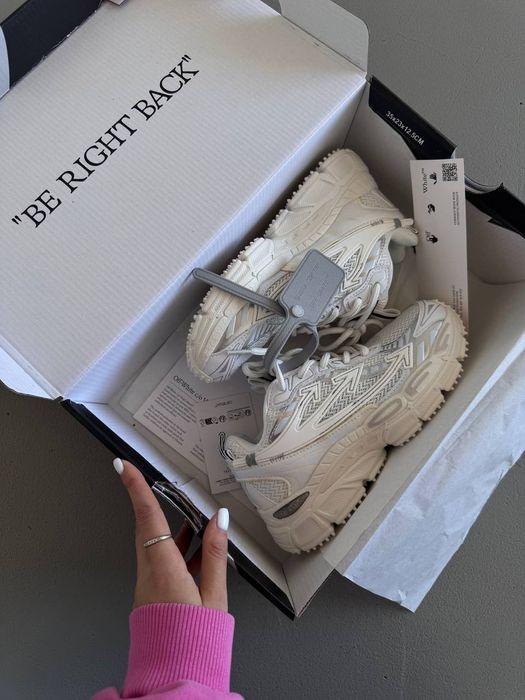 3 кольори OFF WHITE Be Right Back