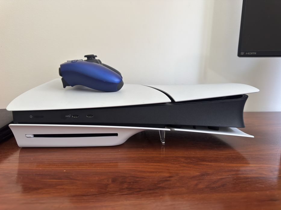 Playstation 5 Slim cd 1tb + 2 comandos