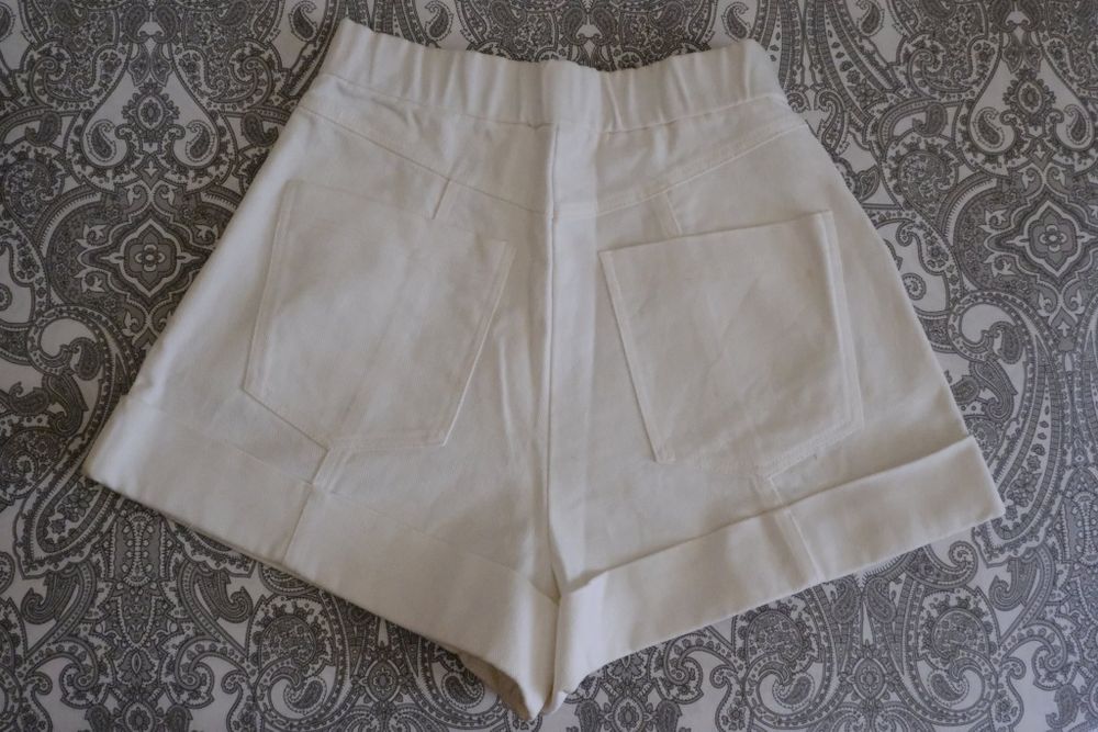 Calções Zara NOVOS