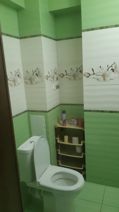 Комната с балконом возле озера