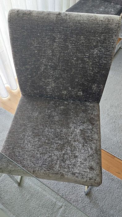 Mesa Sala Jantar + 4 Cadeiras (possível vender com aparador e espelho)