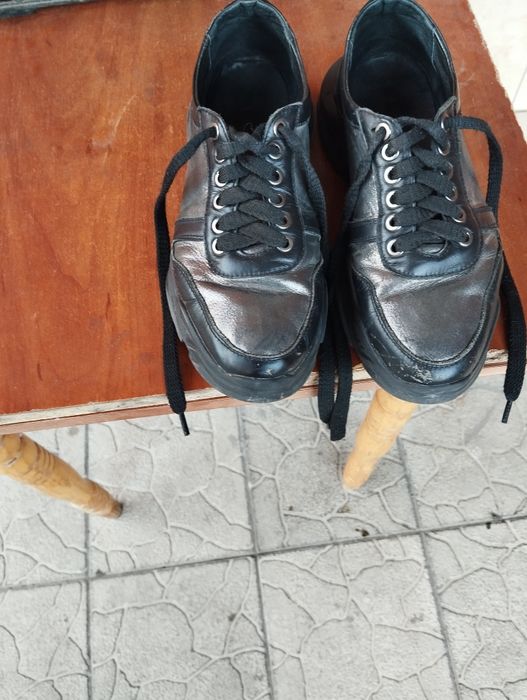 Женские кроссовки