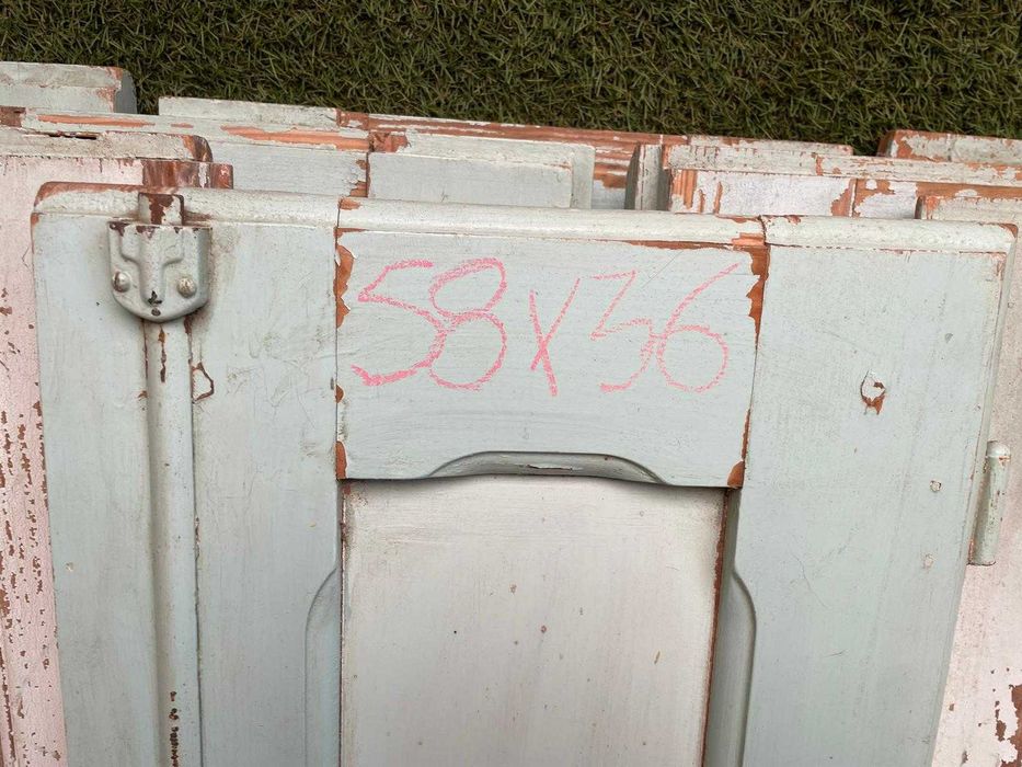 Portadas de janelas antigas, 8 pares