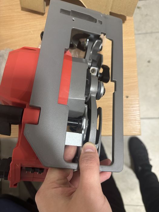 Акумуляторна безщіткова дискова пила Milwaukee 2833-20 FUEL M18