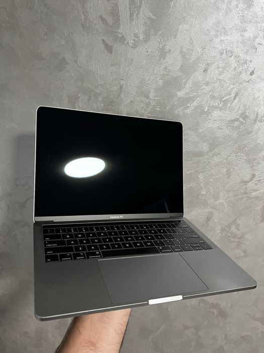 Apple MacBook Pro 13 A2159 2019 / i5-8257U / 8 / 256 / 13" 2K Retina / АКБ +