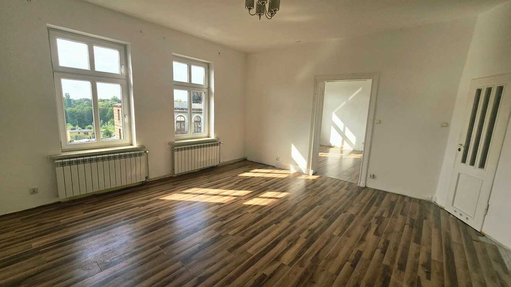 Przestronne, słoneczne mieszkanie w centrum