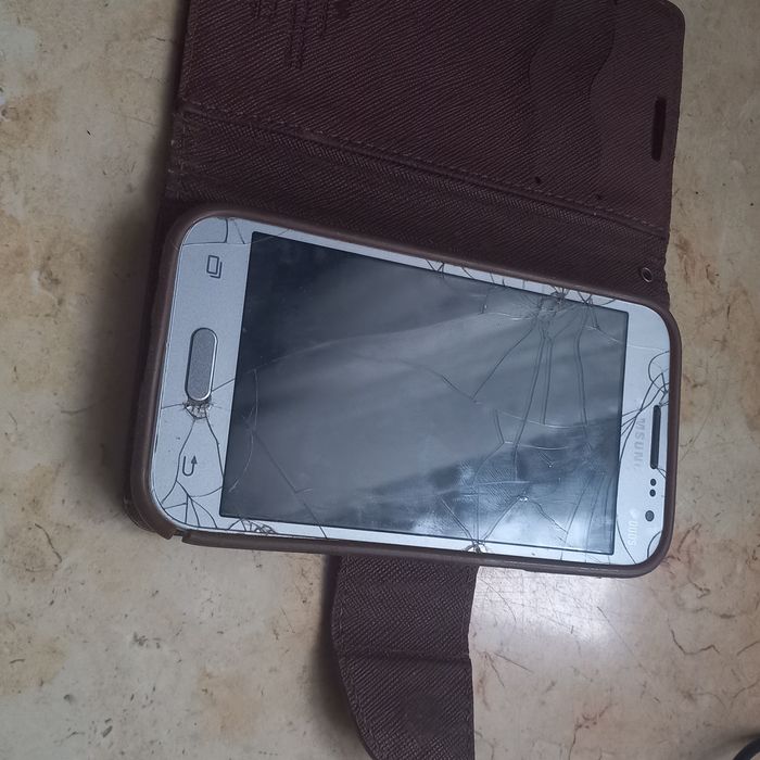 Телефон Samsung Galaxy Core Prime Duos (SM‑G360).