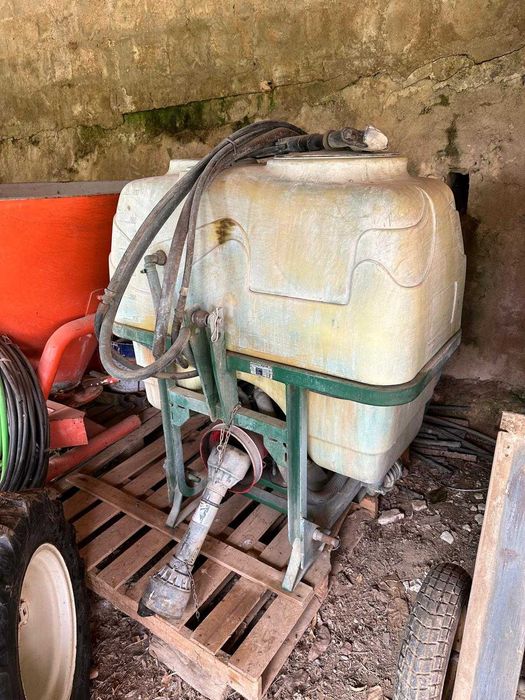 Pulverizador Rocha 400L com turbina