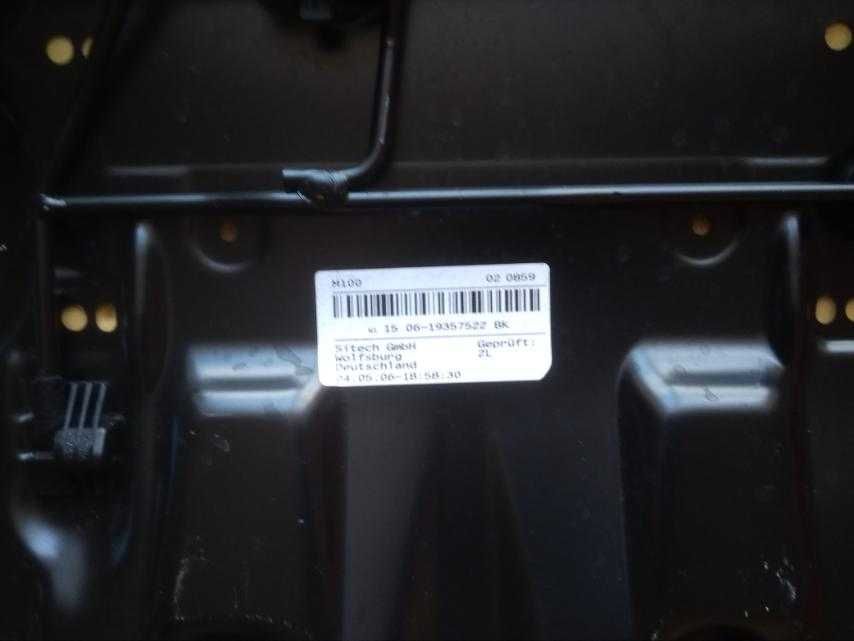 Заданий диван VW Passat, седан, 2009